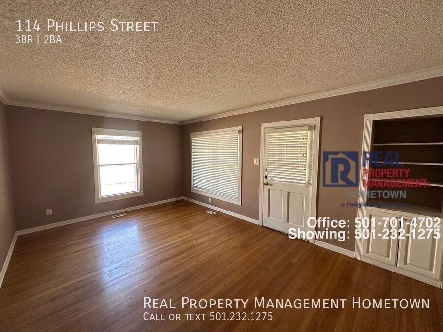 114 Phillips St - Photo 2 of 12