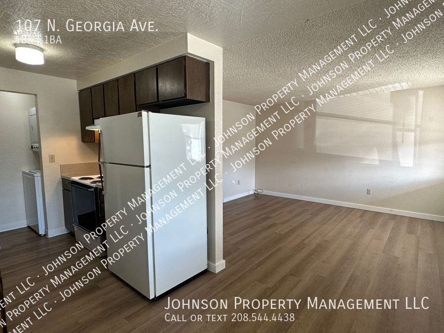 107 N Georgia Ave - Photo 6 of 12