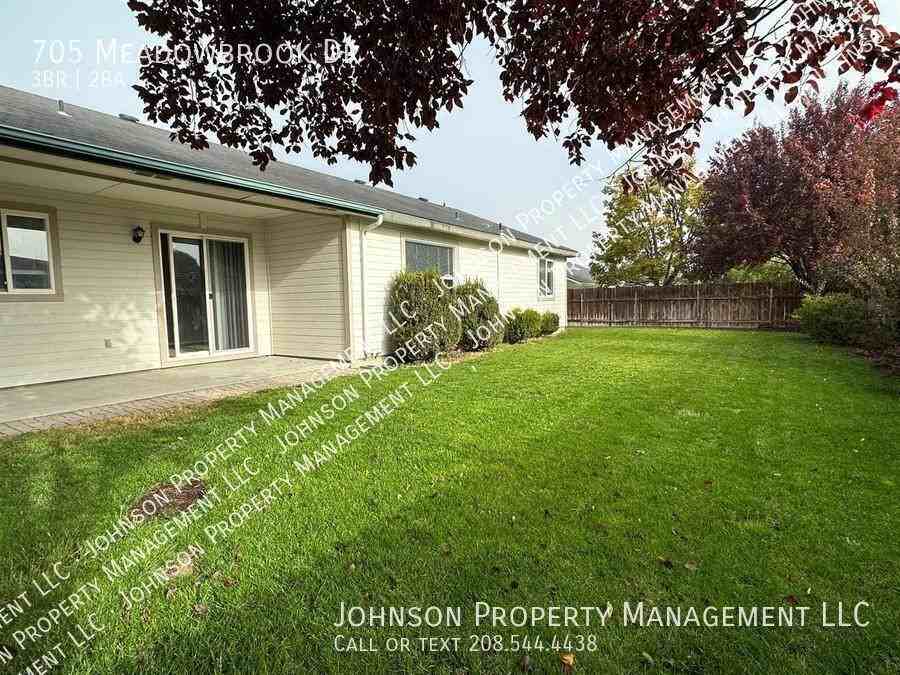 705 Meadowbrook Dr - Photo 2 of 13