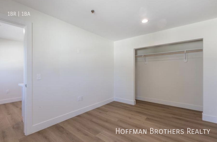 1627 E 92nd St #1627 - Photo 3 of 8