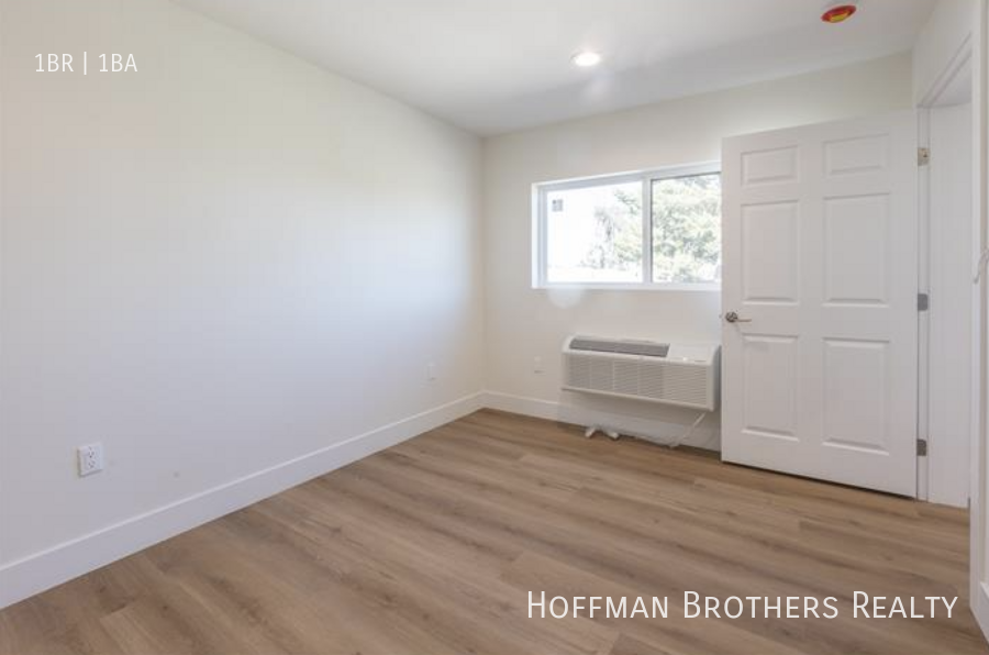 1627 E 92nd St #1627 - Photo 4 of 8