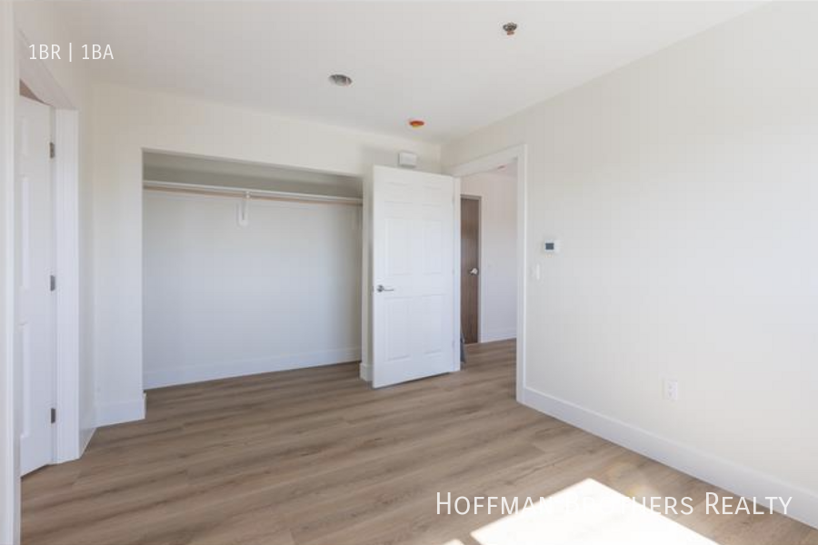 1627 E 92nd St #1627 - Photo 7 of 8