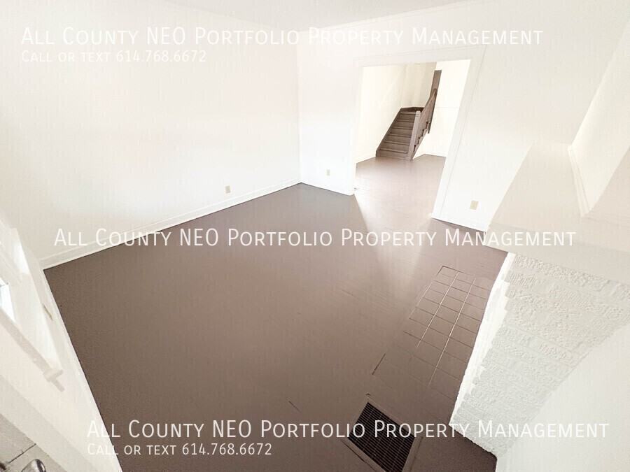 19 N Wayne Ave - Photo 3 of 21