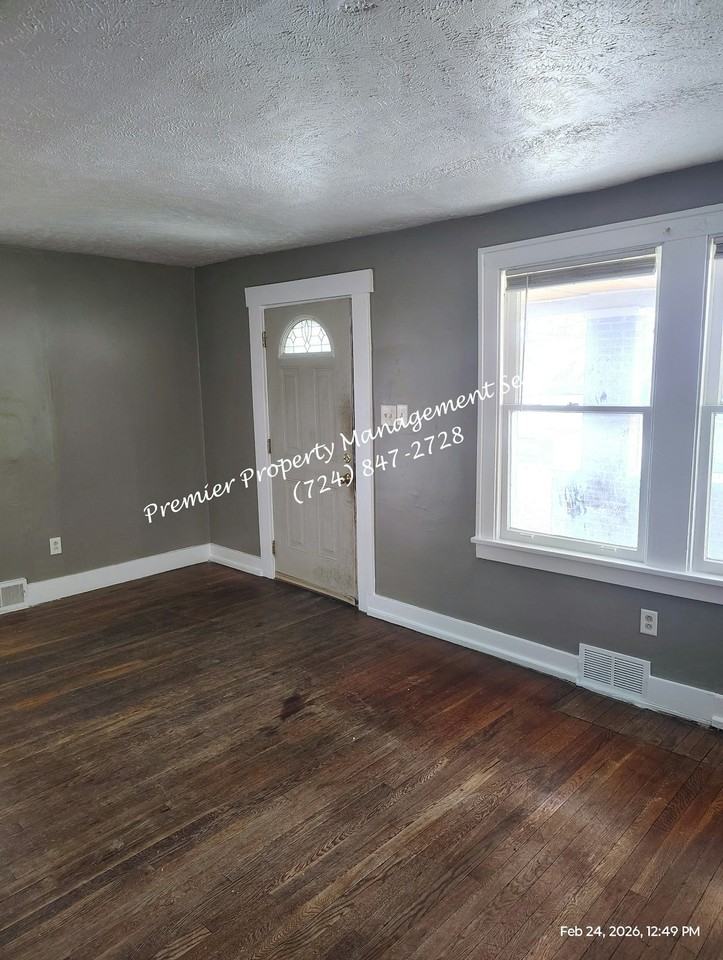 903 23rd Street - Photo 4 of 25