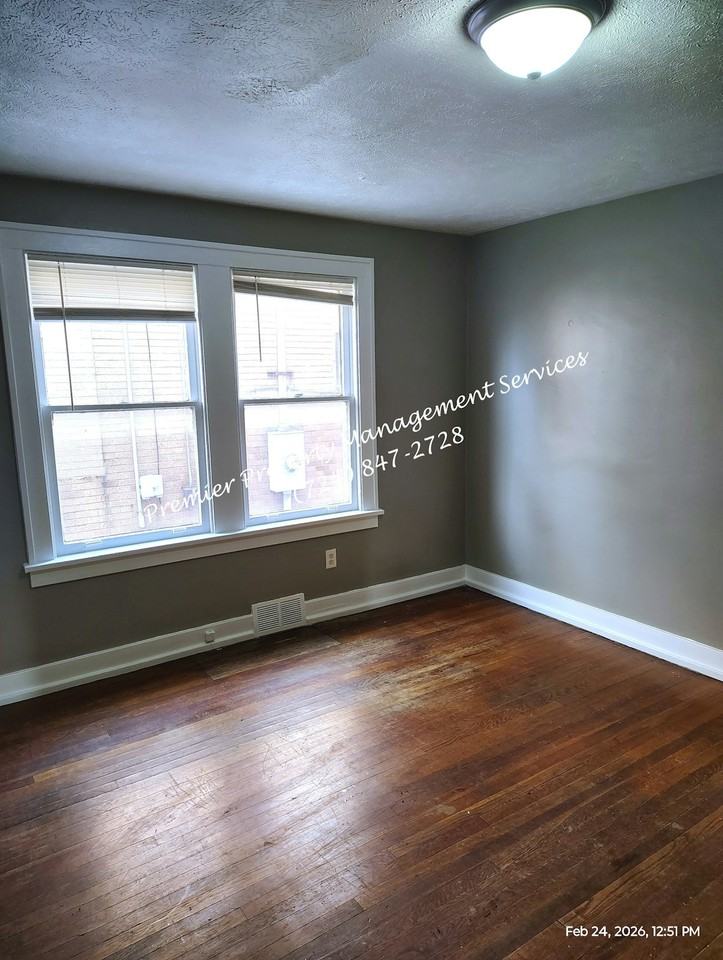 903 23rd Street - Photo 6 of 25