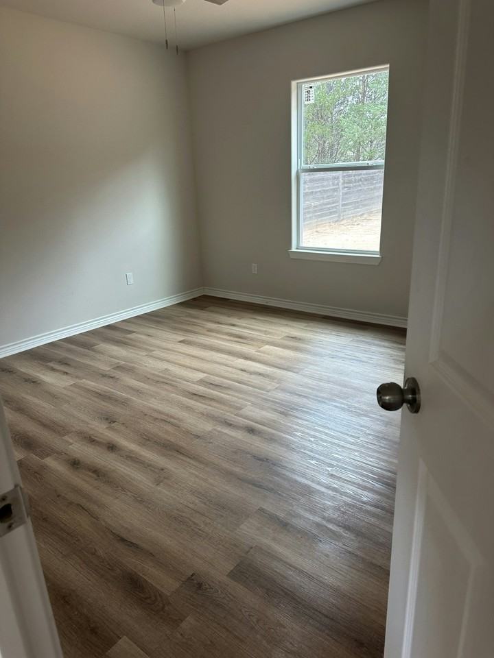 1712 Amy Lane - Photo 4 of 32