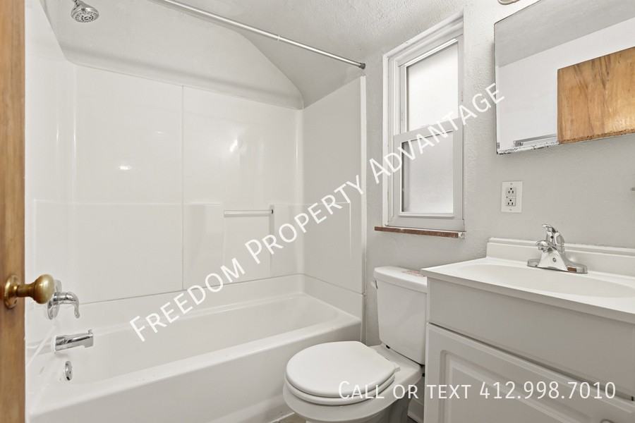 2238 Lutz Ave - Photo 7 of 35