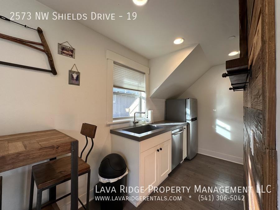 2573 Nw Shields Dr #19 - Photo 6 of 20