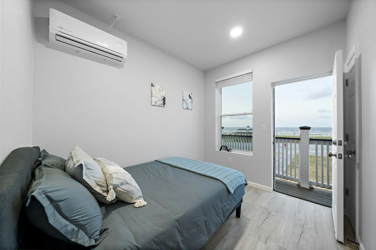 801 Avenue K, Unit F - Photo 6 of 16