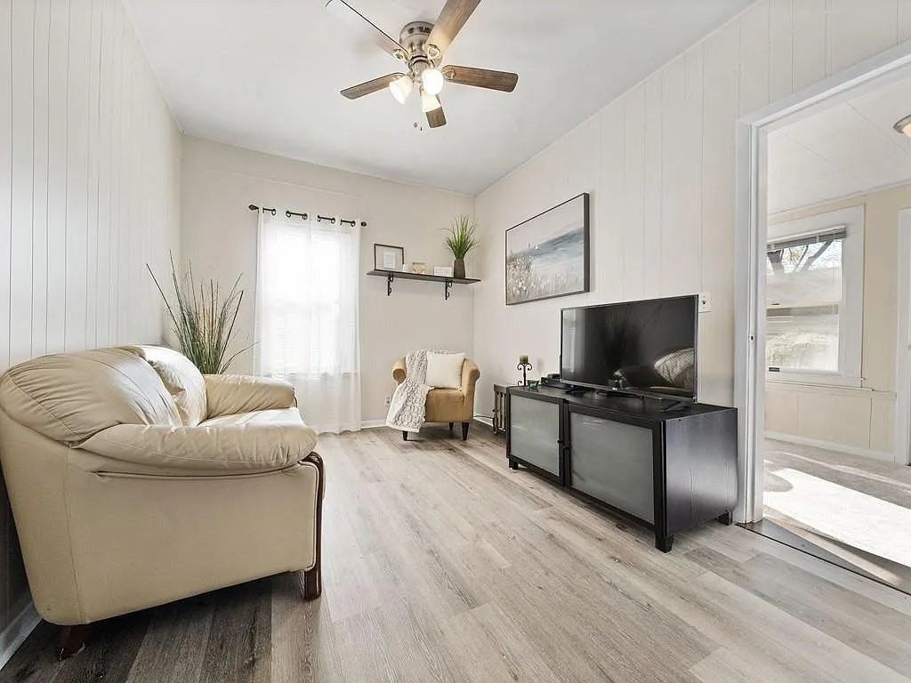 17 Rhodes Avenue - Photo 3 of 14