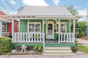 featured image of 76 Abbott St