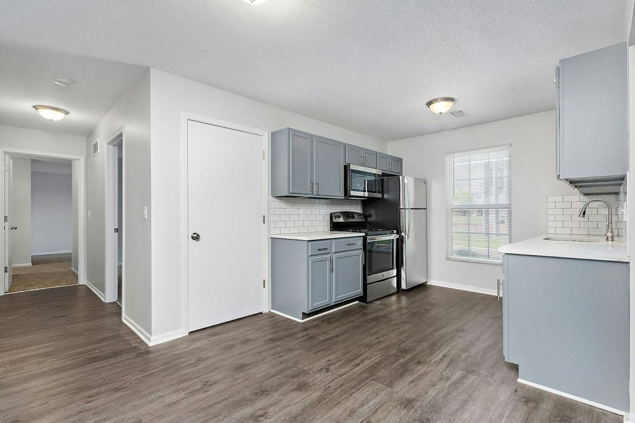 7401 West 61st Street, Unit 5 - Photo 3 of 16