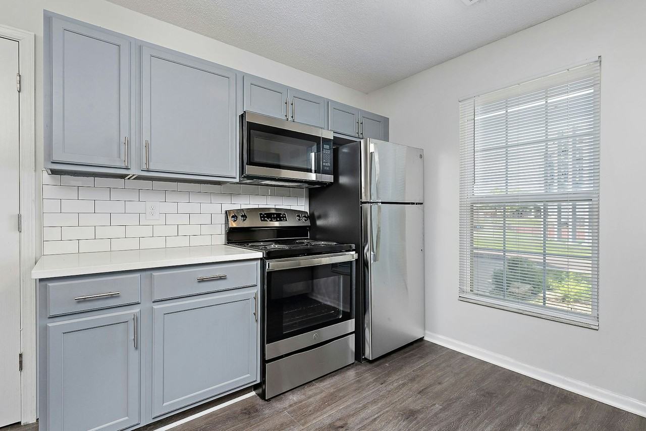 7401 West 61st Street, Unit 5 - Photo 7 of 16