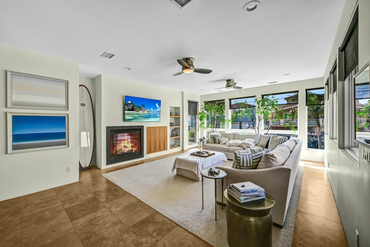 323 Neptune Avenue - Photo 6 of 29