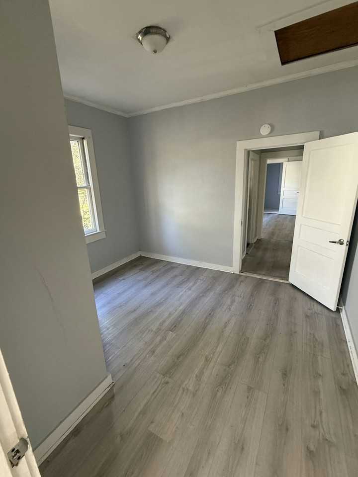 1070 Arlington Street - Photo 3 of 6