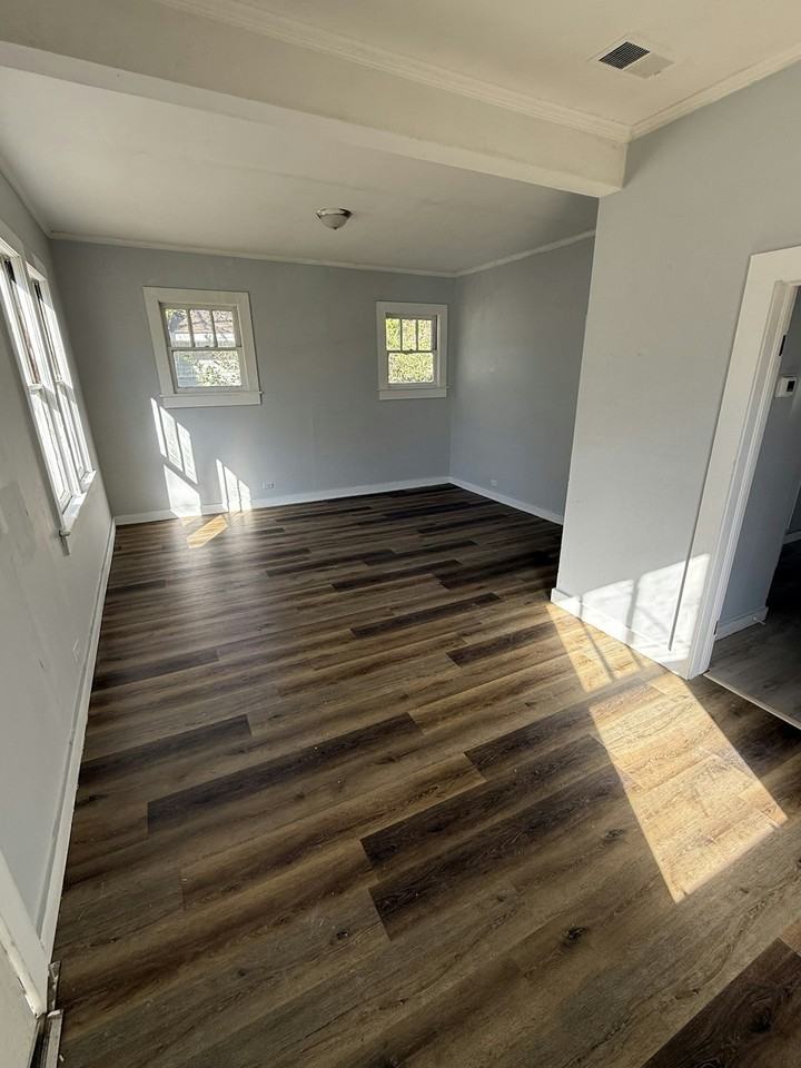 1070 Arlington Street - Photo 5 of 6