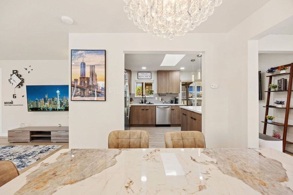 11405 14th Avenue Southwest - Photo 3 of 19