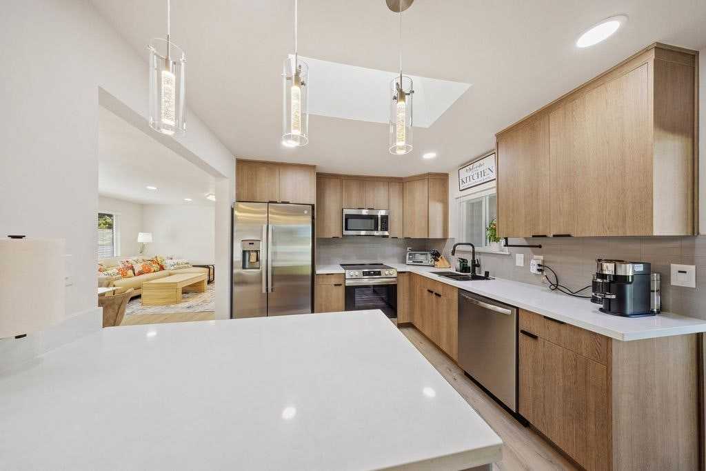 11405 14th Avenue Southwest - Photo 5 of 19