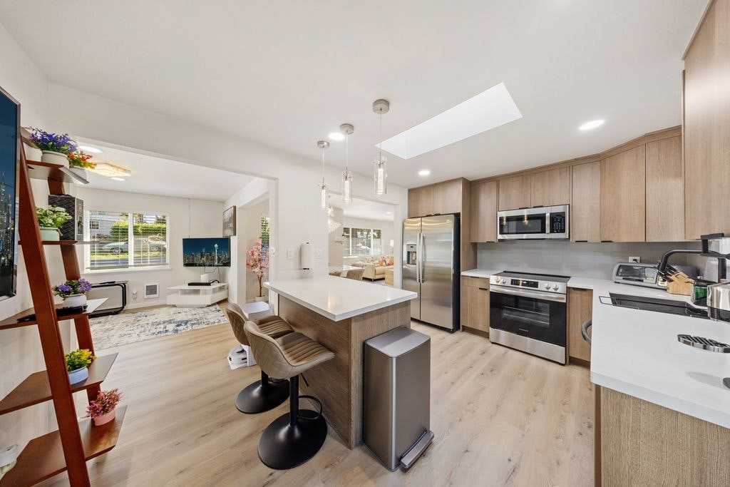 11405 14th Avenue Southwest - Photo 6 of 19