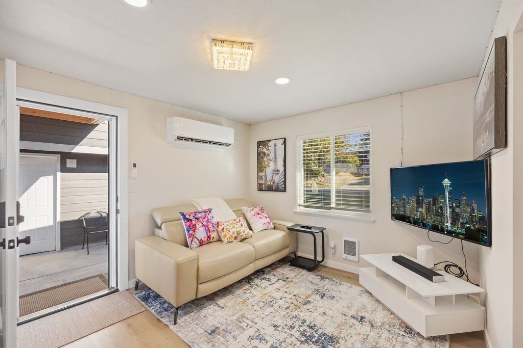 11405 14th Avenue Southwest - Photo 7 of 19