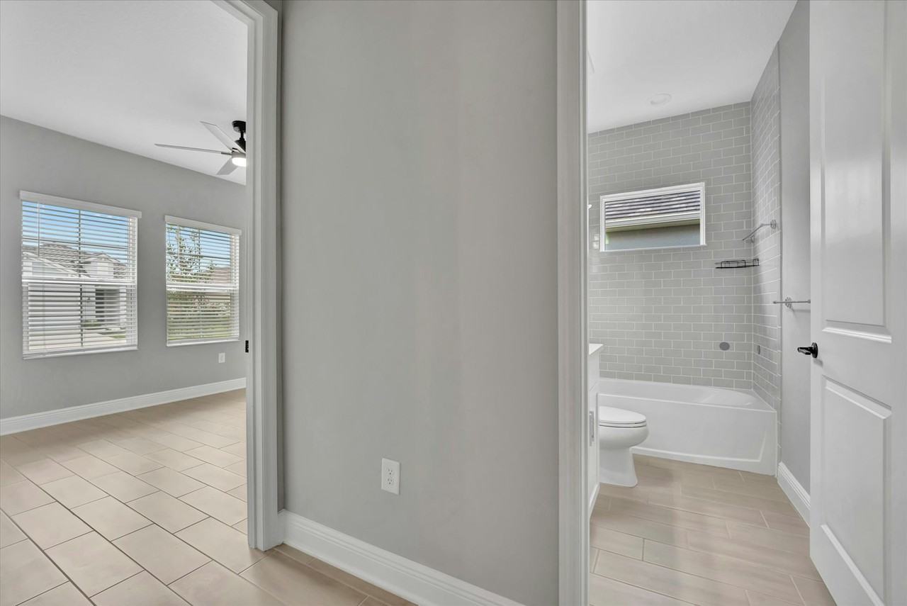 10182 Crystal Isles Circle - Photo 7 of 31