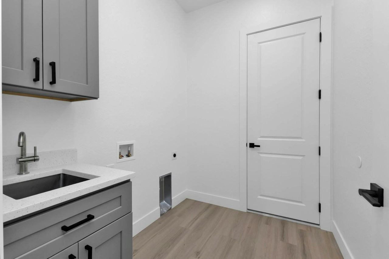 3523 Samoa Avenue - Photo 2 of 15