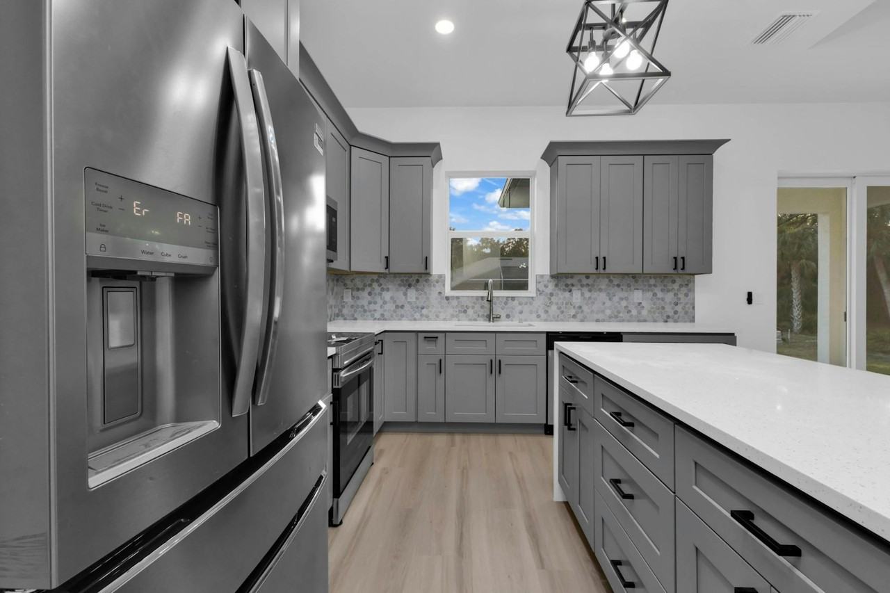 3523 Samoa Avenue - Photo 6 of 15