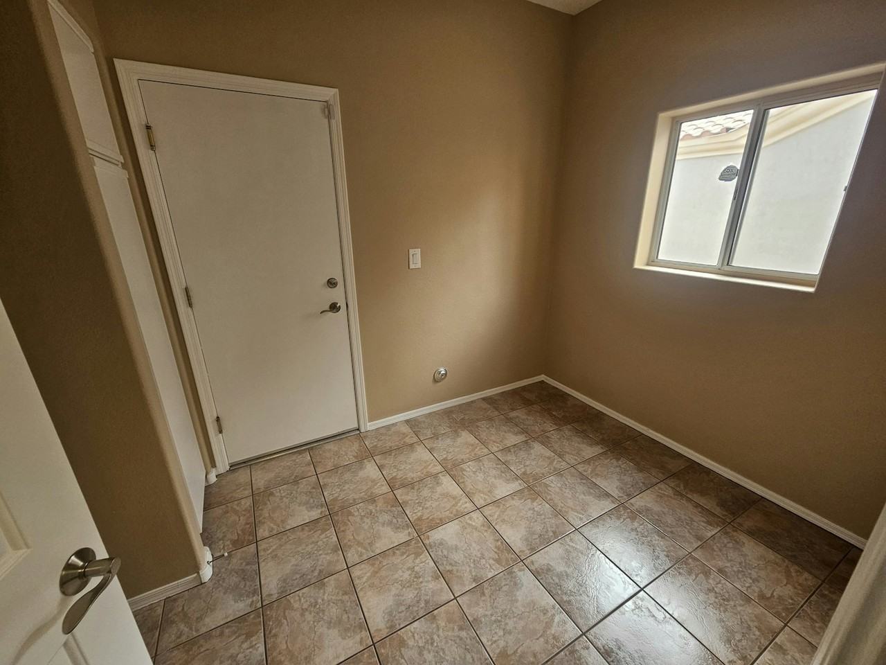 2513 Maddington Dr - Photo 7 of 24