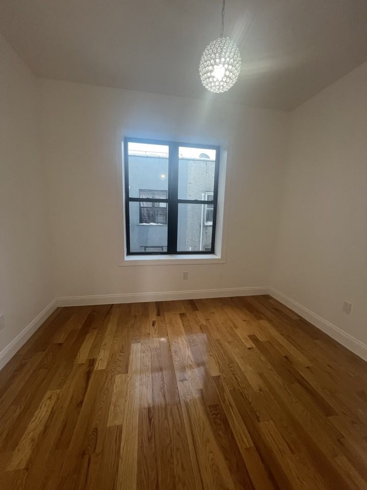 536 New Lots Ave #2 - Photo 4 of 11