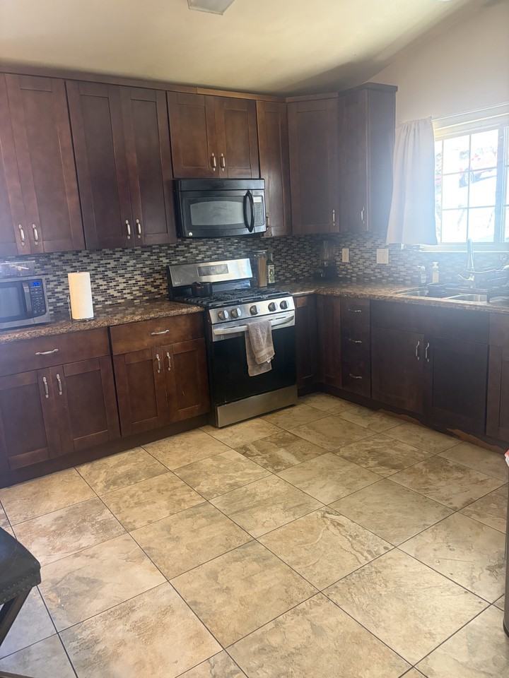 1120 Quail St #NA - Photo 2 of 11