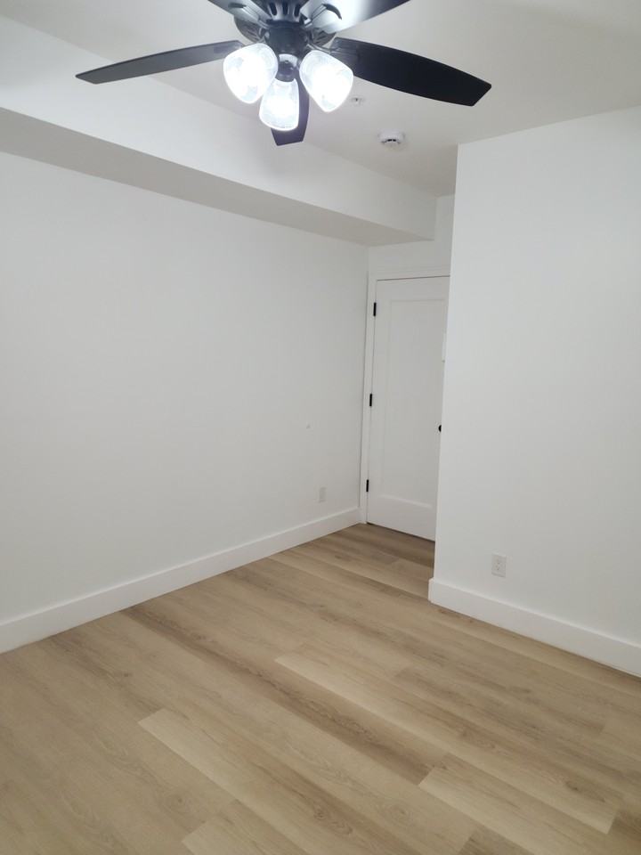 443 N Main St #1B - Photo 5 of 11