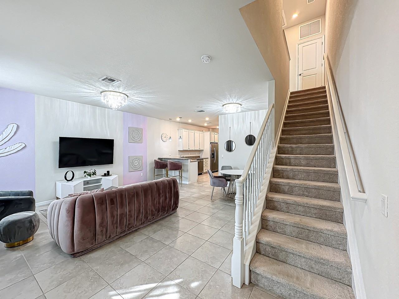 1240 Eucalyptus Dr #4 - Photo 4 of 18