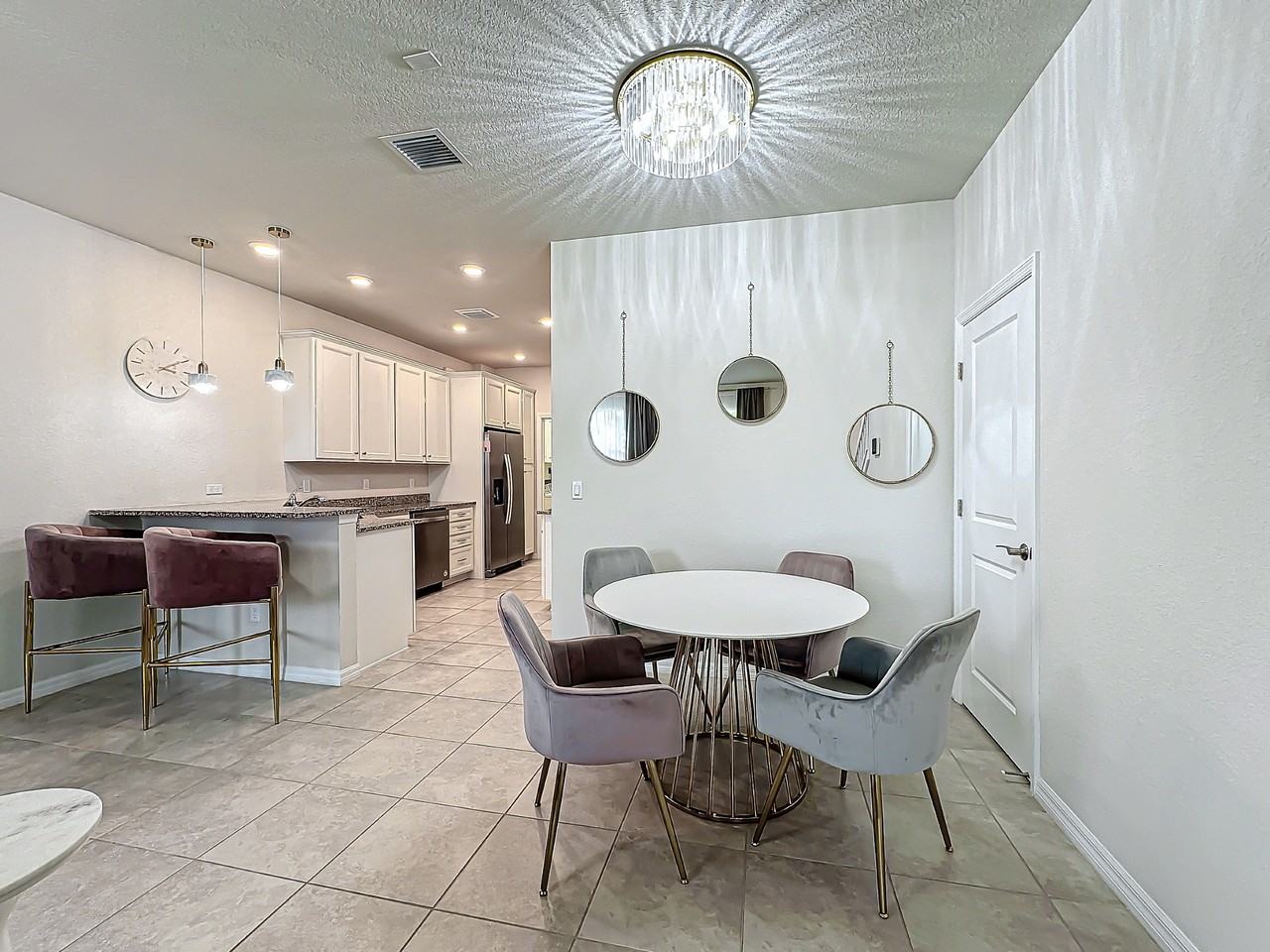 1240 Eucalyptus Dr #4 - Photo 6 of 18