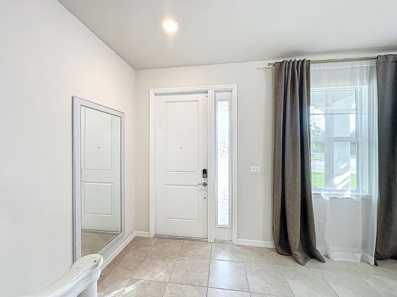 1240 Eucalyptus Dr #4 - Photo 7 of 18