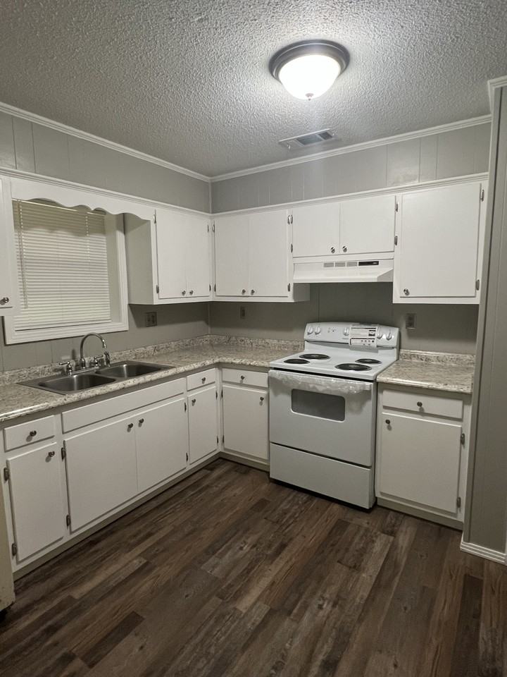 3984 Liberty Rd #NA - Photo 3 of 8