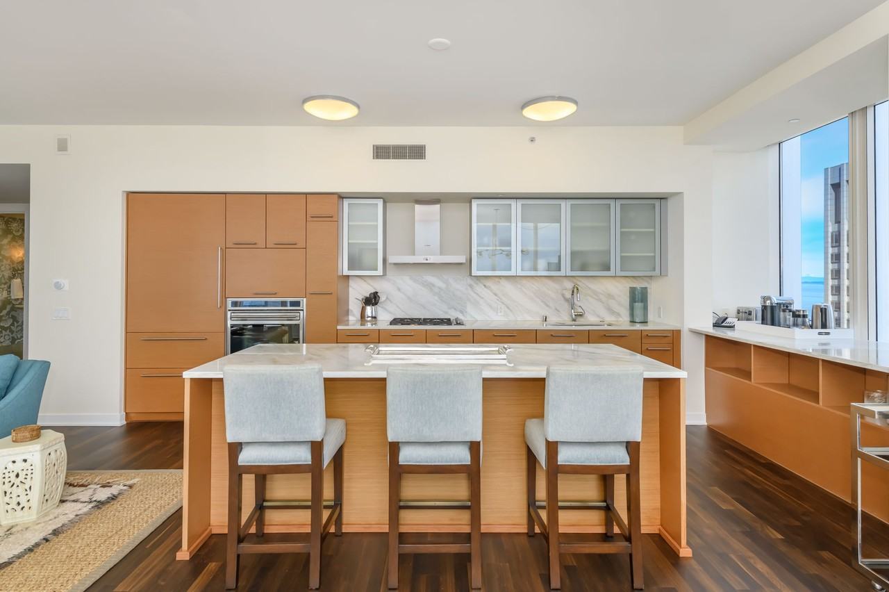 301 Mission St #40D - Photo 4 of 20