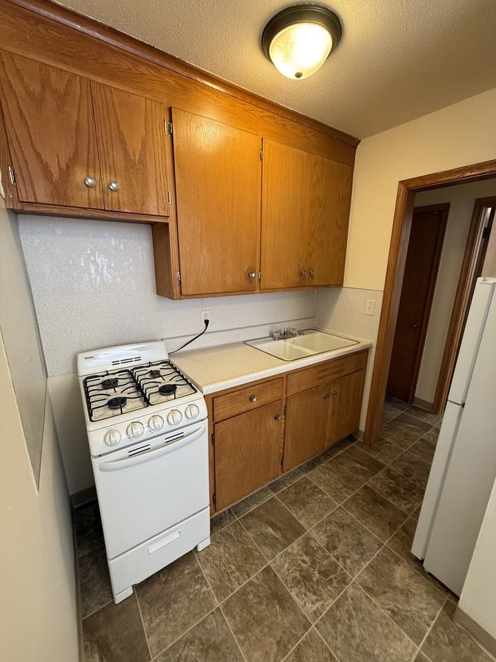 5121 University Ave Ne #204 - Photo 4 of 9