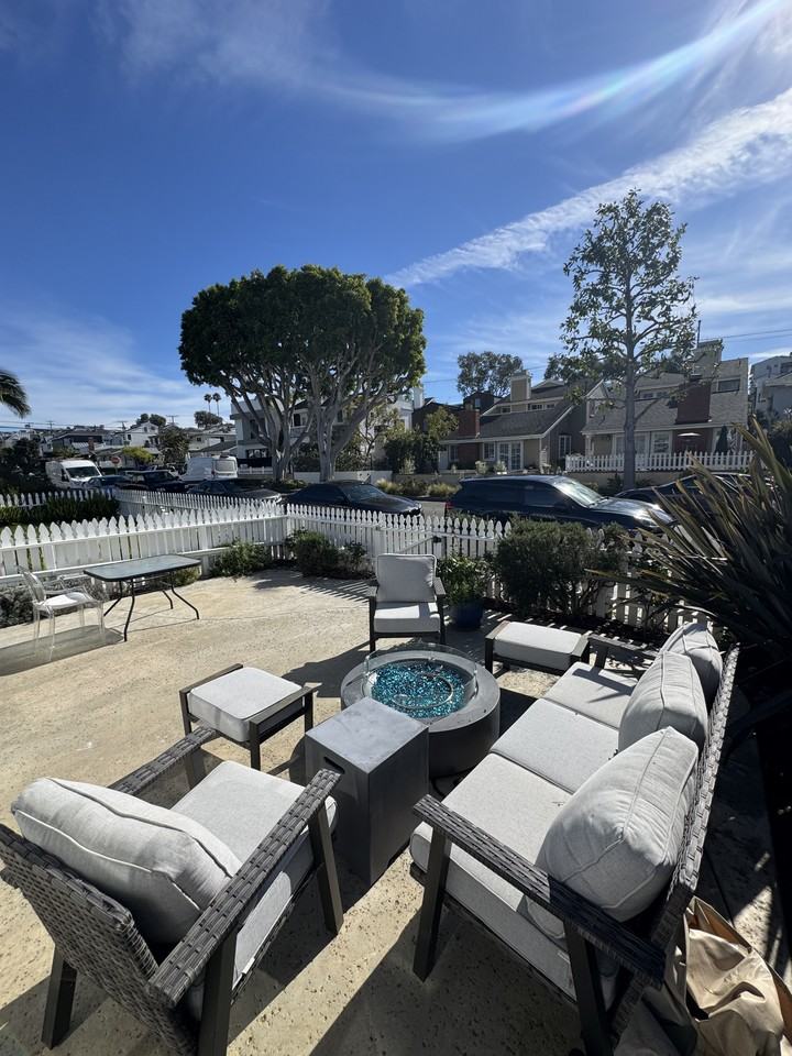 511 Poinsettia Ave - Photo 3 of 9