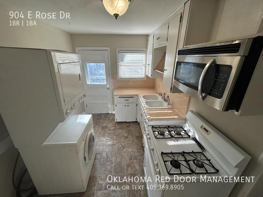 904 E Rose Dr - Photo 2 of 6
