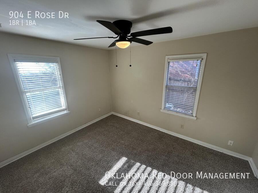 904 E Rose Dr - Photo 4 of 6