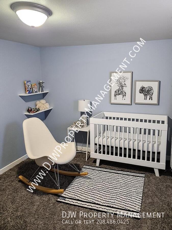 1914 S Owyhee St - Photo 5 of 6