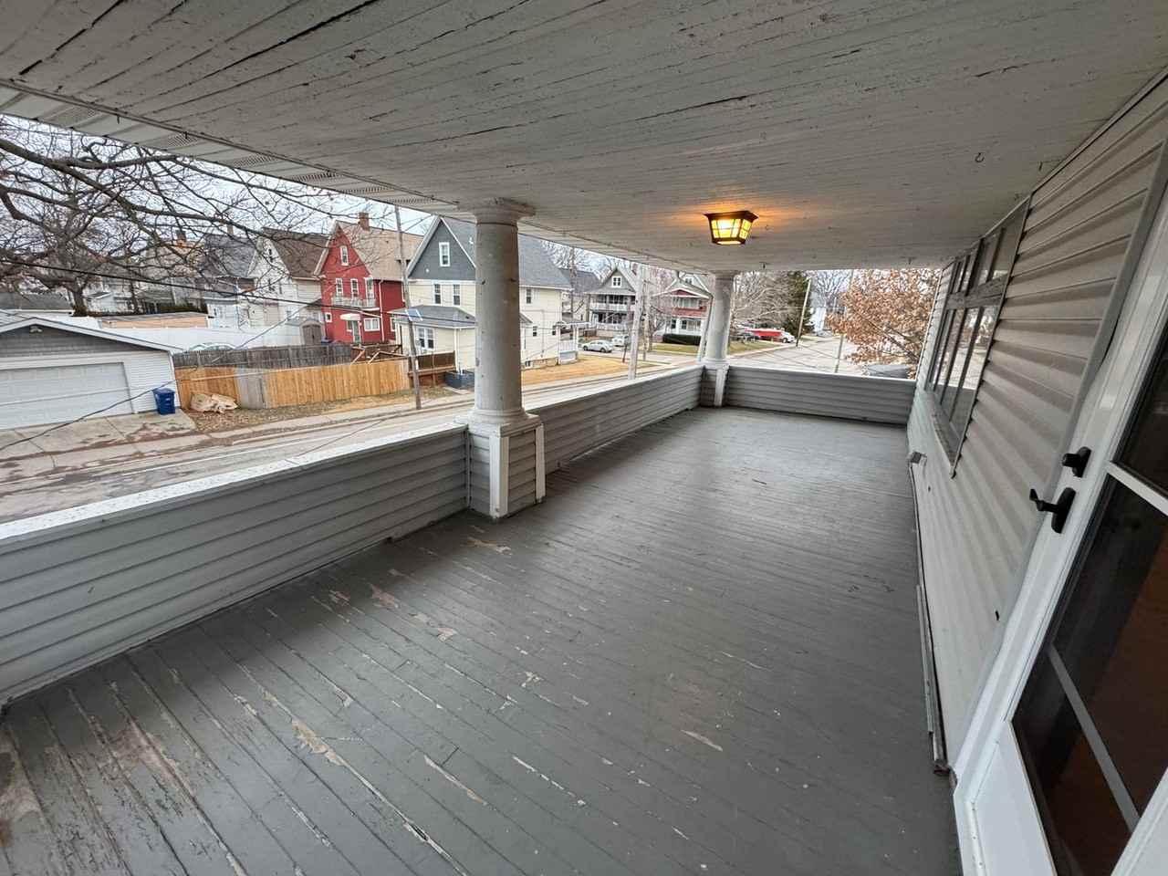 12611 Franklin Blvd Uppr #2 - Photo 4 of 26