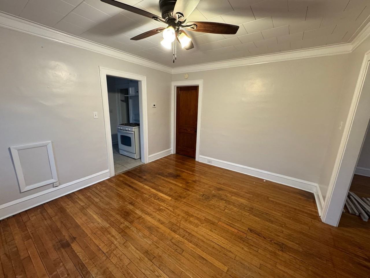 12611 Franklin Blvd Uppr #2 - Photo 6 of 26