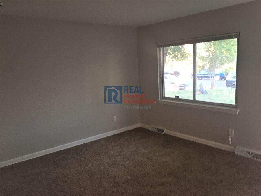 1060 Emporia St - Photo 2 of 13