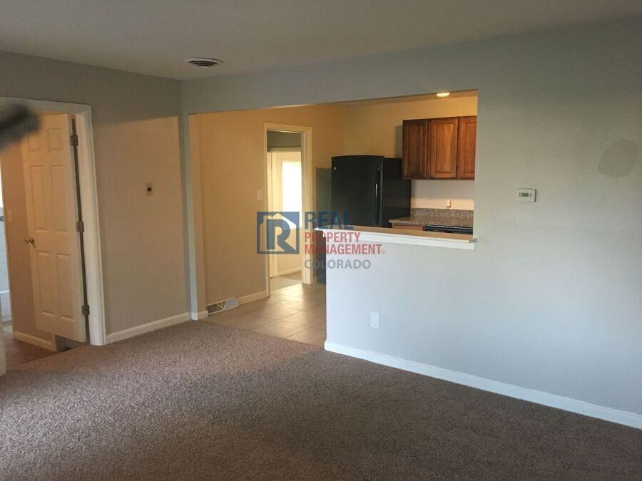 1060 Emporia St - Photo 4 of 13