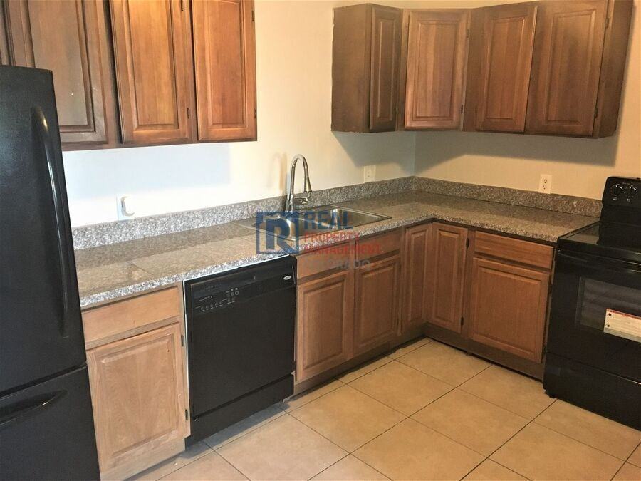 1060 Emporia St - Photo 5 of 13