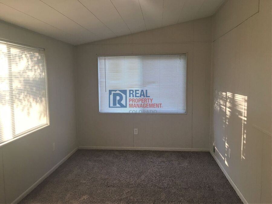 1060 Emporia St - Photo 7 of 13