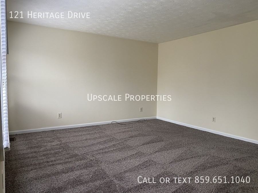 121 Heritage Dr - Photo 2 of 8