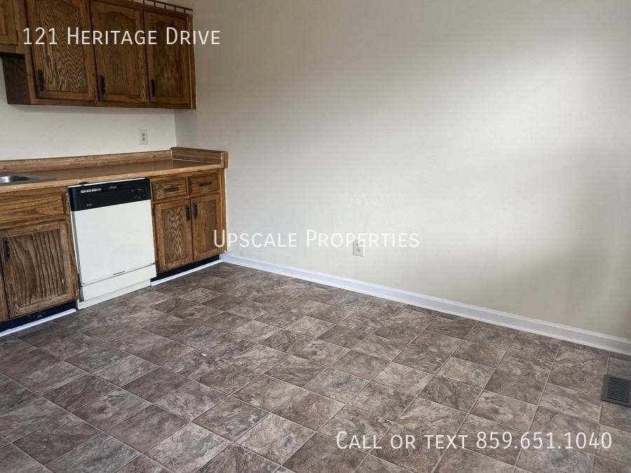 121 Heritage Dr - Photo 4 of 8