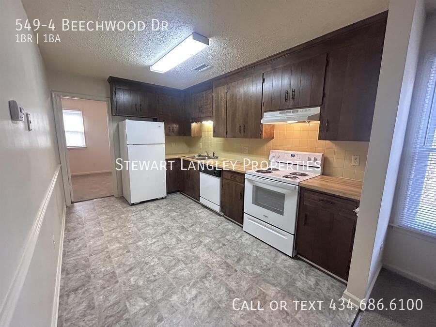 549 Beechwood Dr Apt 4 - Photo 4 of 18